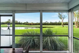 9611 N Hollybrook Lake Dr, Pembroke Pines, FL 33025 - Photo 20