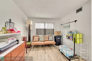 10442 Sunrise Lakes Blvd, Sunrise, FL 33322 - Photo 4