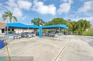 10442 Sunrise Lakes Blvd, Sunrise, FL 33322 - Photo 28