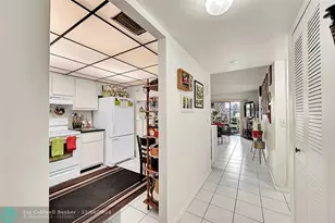 10442 Sunrise Lakes Blvd, Sunrise, FL 33322 - Photo 14