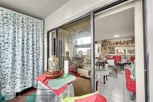 10442 Sunrise Lakes Blvd, Sunrise, FL 33322 - Photo 8