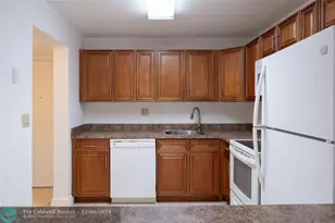 9233 SW 8th St, Boca Raton, FL 33428 - Photo 18