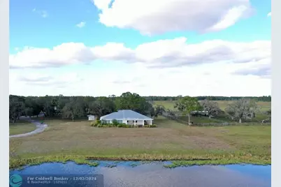14151 E Center St, Okeechobee, FL 34974 - Photo 8