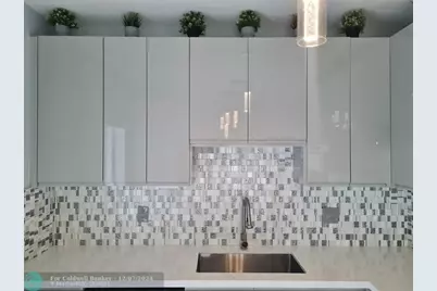 906 NE 3 Street, Hallandale Beach, FL 33009 - Photo 2