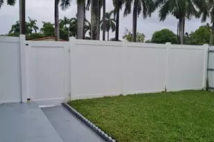 906 NE 3 St, Hallandale Beach, FL 33009 - Photo 30