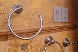 906 NE 3 St, Hallandale Beach, FL 33009 - Photo 18