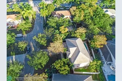 9526 NW 52nd Place, Coral Springs, FL 33076 - Photo 32