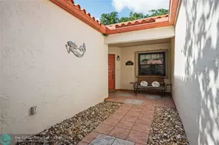 35 Centennial Ct, Deerfield Beach, FL 33442 - Photo 8