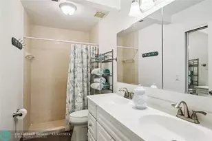 35 Centennial Ct, Deerfield Beach, FL 33442 - Photo 10