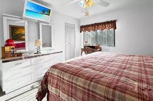 329 Knotty Pine Cir, Greenacres, FL 33463 - Photo 16