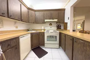 329 Knotty Pine Cir, Greenacres, FL 33463 - Photo 4