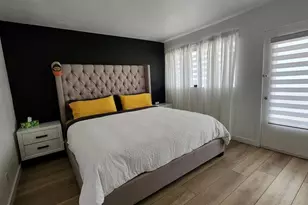 1015 SW 11th Ave, Hallandale Beach, FL 33009 - Photo 10