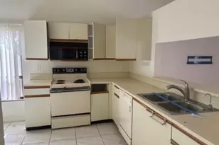 9332 Laurel Green Dr, Boynton Beach, FL 33437 - Photo 2