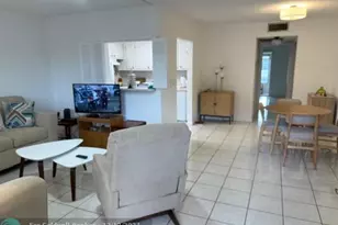 1010 Islewood D, Deerfield Beach, FL 33442 - Photo 2