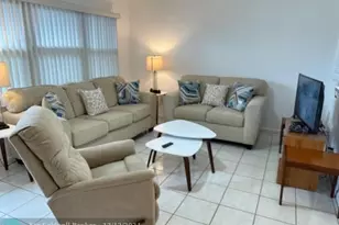1010 Islewood D, Deerfield Beach, FL 33442 - Photo 4