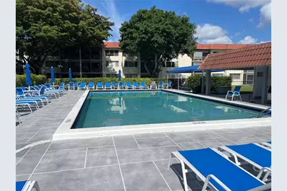 9410 N Hollybrook Lake Dr, Unit #310, Pembroke Pines, FL 33025 - Photo 2