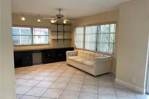 9410 N Hollybrook Lake Dr, Pembroke Pines, FL 33025 - Photo 8