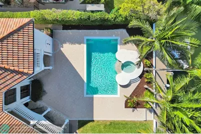 642  Palm Dr, Hallandale Beach, FL 33009 - Photo 10