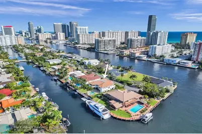 642  Palm Dr, Hallandale Beach, FL 33009 - Photo 12