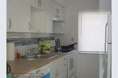 2361 NE 10th St, Unit #5, Pompano Beach, FL 33062 - Photo 2
