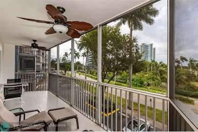 200  Diplomat Pkwy, Unit #321, Hallandale Beach, FL 33009 - Photo 24