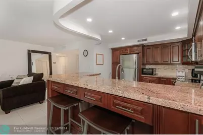 200  Diplomat Pkwy, Unit #321, Hallandale Beach, FL 33009 - Photo 4