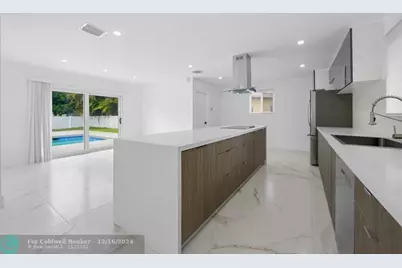 19930 NE 20th Ct, Miami, FL 33179 - Photo 2