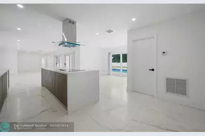 19930 NE 20th Ct, Miami, FL 33179 - Photo 10