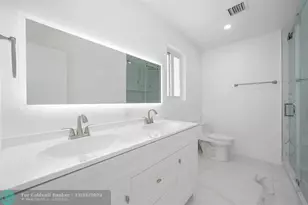 19930 NE 20th Ct, Miami, FL 33179 - Photo 20