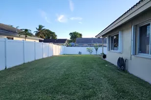 426 SE 3rd Pl, Dania Beach, FL 33004 - Photo 6