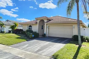 426 SE 3rd Pl, Dania Beach, FL 33004 - Photo 4