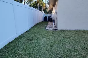 426 SE 3rd Pl, Dania Beach, FL 33004 - Photo 8