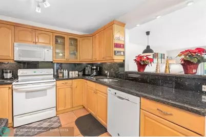 130 S Shore Dr, Unit #A4, Miami Beach, FL 33141 - Photo 12
