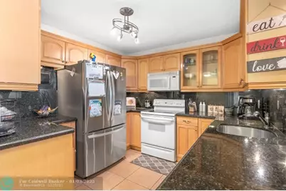 130 S Shore Dr, Unit #A4, Miami Beach, FL 33141 - Photo 10