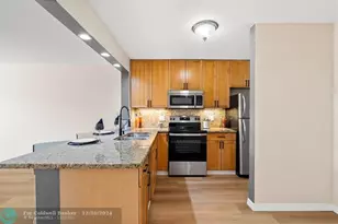 2420 SE 17 Unit, Fort Lauderdale, FL 33019 - Photo 2