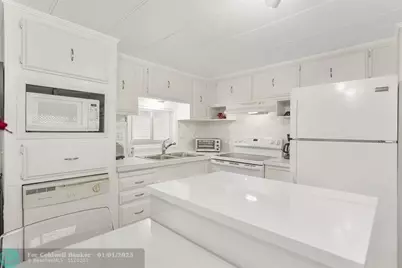 5670 SW Cypress Dr, Fort Lauderdale, FL 33312 - Photo 16