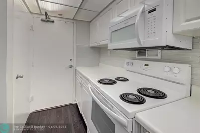 1000  West Ave, Unit #1405, Miami Beach, FL 33139 - Photo 4