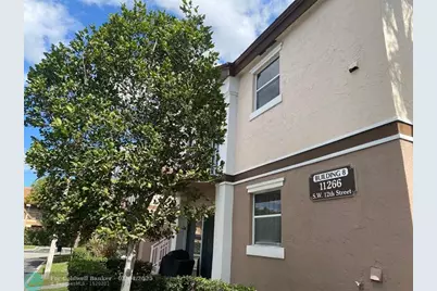 11266 SW 12th St, Pembroke Pines, FL 33025 - Photo 18