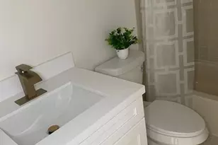 11266 SW 12th St, Pembroke Pines, FL 33025 - Photo 4