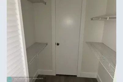 11266 SW 12th St, Pembroke Pines, FL 33025 - Photo 6