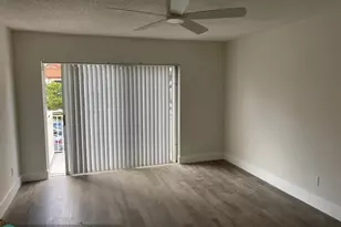 11266 SW 12th St, Pembroke Pines, FL 33025 - Photo 10