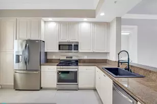 14 Harbour Isle Dr Unit, Fort Pierce, FL 34949 - Photo 4