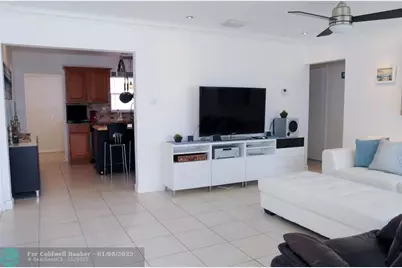 29 NE 3rd St, Dania Beach, FL 33004 - Photo 4