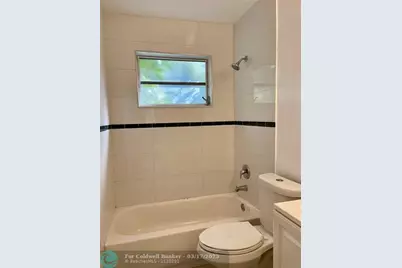 35 NE 3rd St, Dania Beach, FL 33004 - Photo 8