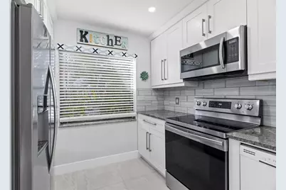 21215  Lago Cir, Unit #F, Boca Raton, FL 33433 - Photo 12