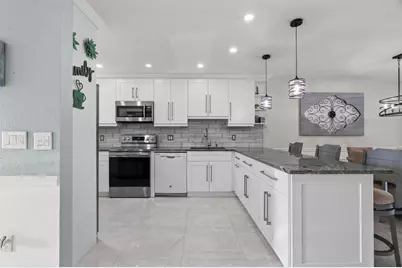 21215  Lago Cir, Unit #F, Boca Raton, FL 33433 - Photo 10