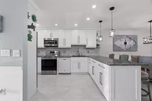 21215 Lago Cir, Boca Raton, FL 33433 - Photo 10