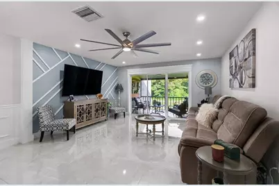 21215  Lago Cir, Unit #F, Boca Raton, FL 33433 - Photo 2