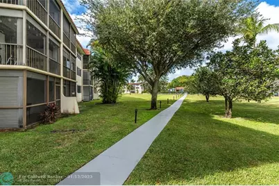 9523 S Hollybrook Lake Dr, Unit #102, Pembroke Pines, FL 33025 - Photo 22