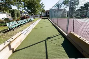 330 Knotty Pine Cir, Greenacres, FL 33463 - Photo 24